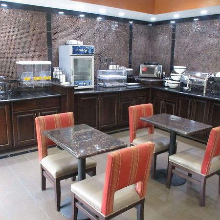 Best Western Emporia Inn Экстерьер фото