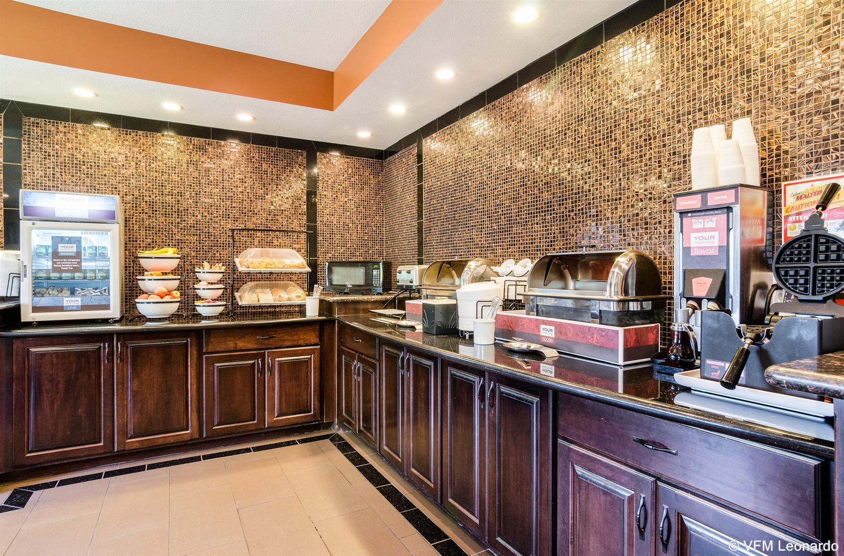 Best Western Emporia Inn Экстерьер фото