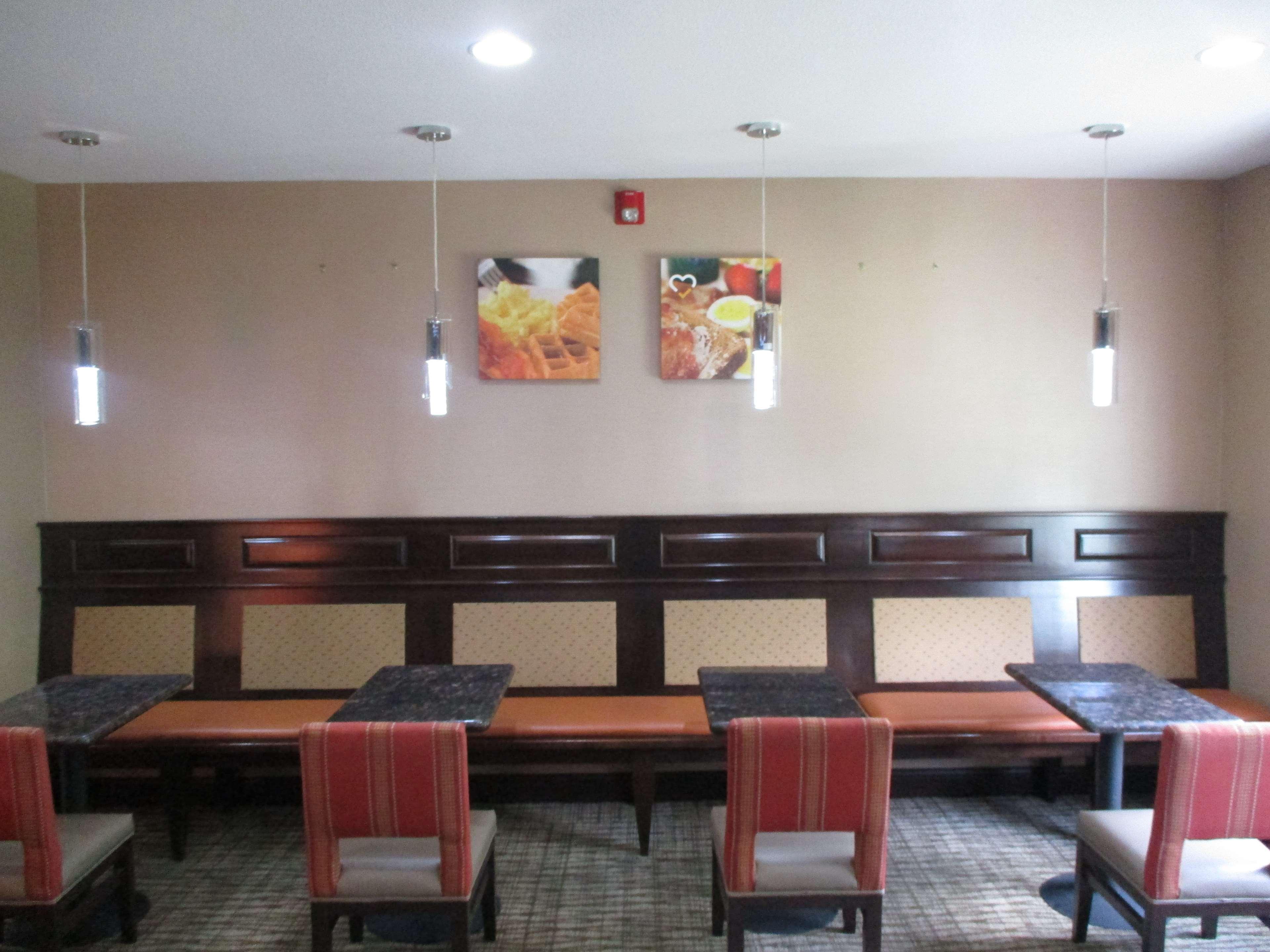 Best Western Emporia Inn Экстерьер фото