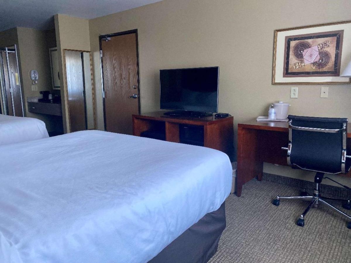 Best Western Emporia Inn Экстерьер фото