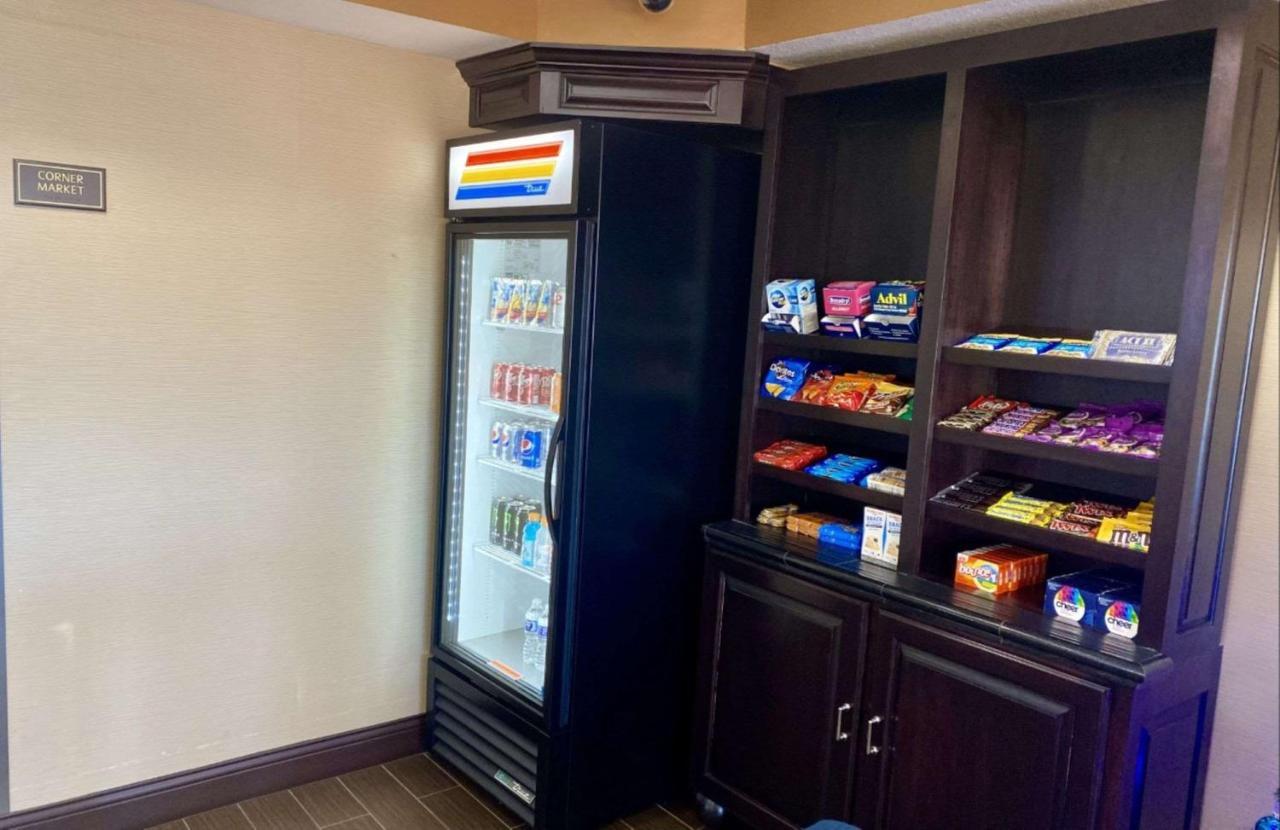 Best Western Emporia Inn Экстерьер фото
